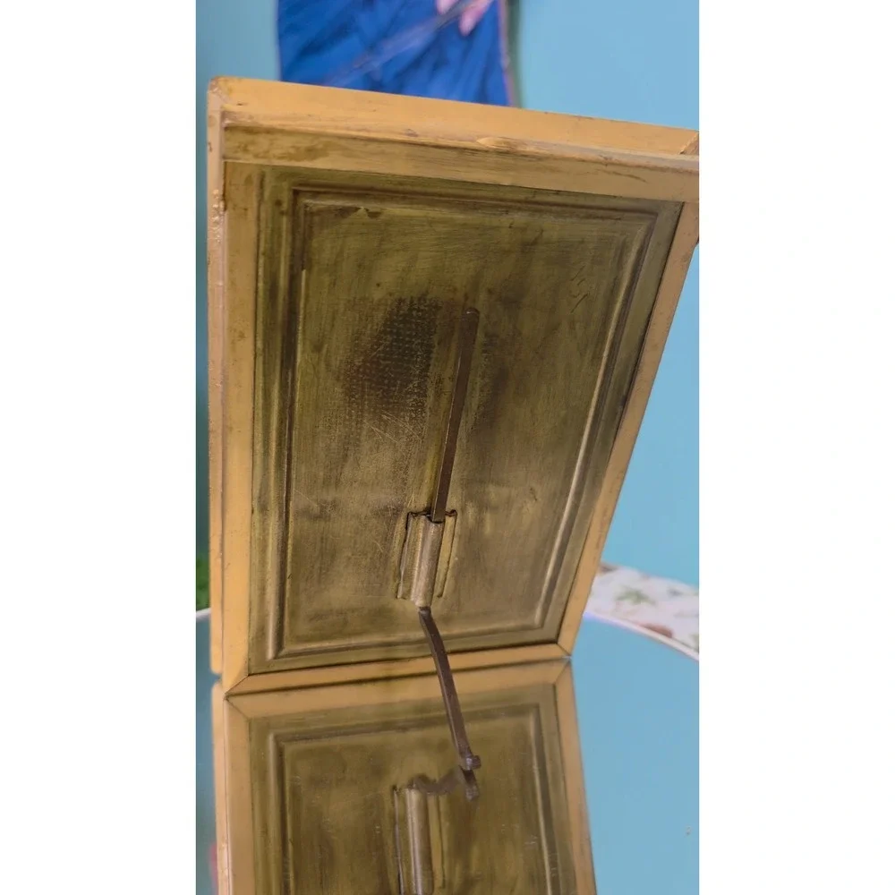 Antique Ivy Leaves Easel Gilt  Metal Photo Frame with Patent Number